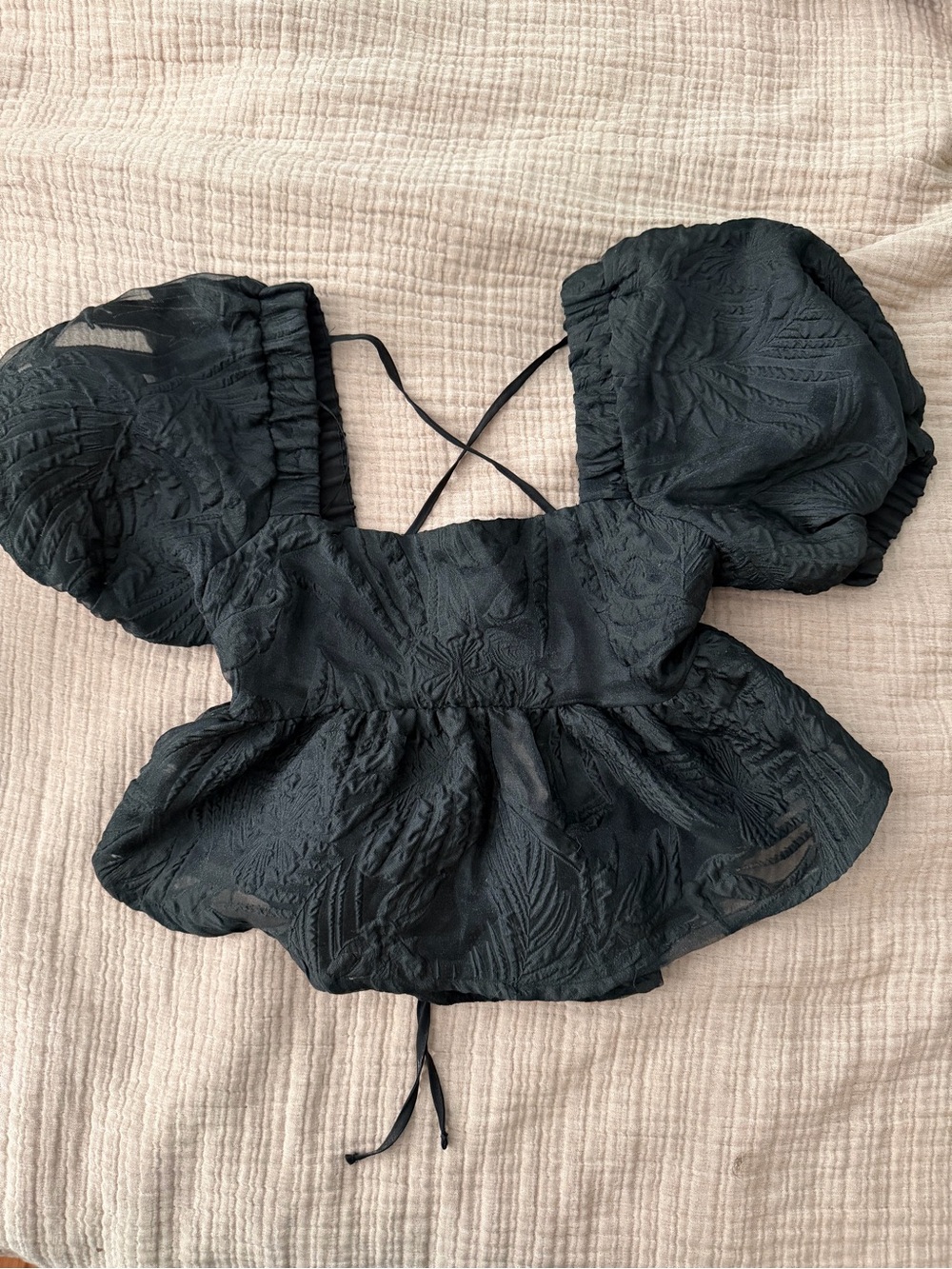 TOPSHOP Black Puff-Sleeve Jacquard Peplum Cropped Blouse - Women Tops, Sz 6